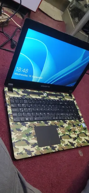Gigabyte P35X v7 Laptop - Intel Core i7, 8GB RAM, 256GB SSD