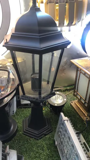 Outdoor Pillar Light - Brand New