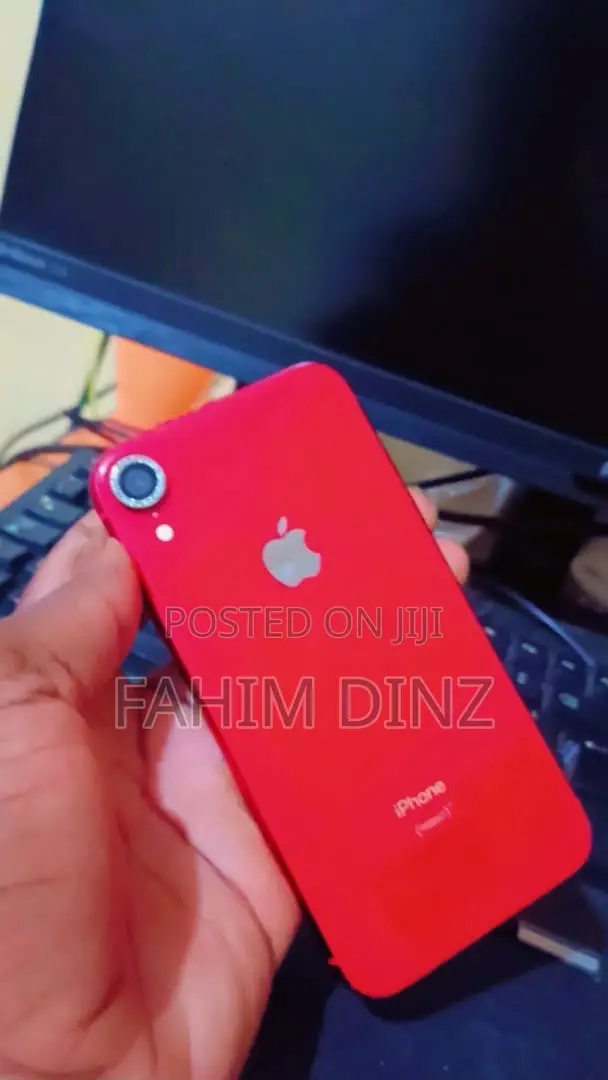 Apple iPhone XR 64GB Red - 1