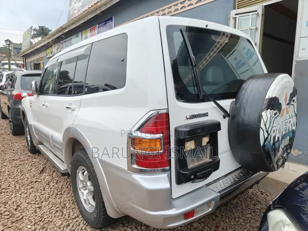 Mitsubishi Pajero 2004 White - 1
