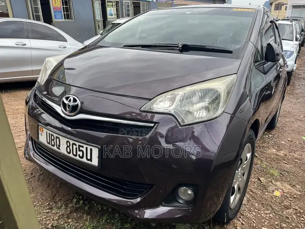Toyota Ractis 1.5 AWD 2012 - 1