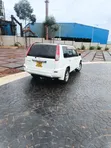 Nissan X-Trail 2000 White - 1