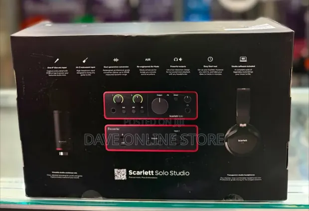 Focusrite Scarlett Solo Studio 4th Gen USB Audio Interface Bundle - 1