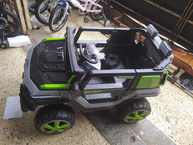 Children's Rechargeable Electric Ride-on Toy Jeep - 1