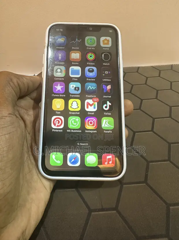 Apple iPhone 11 Pro 256GB Black - 1
