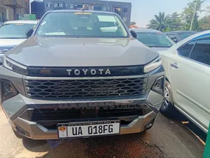 Toyota Hilux 2025 Gray