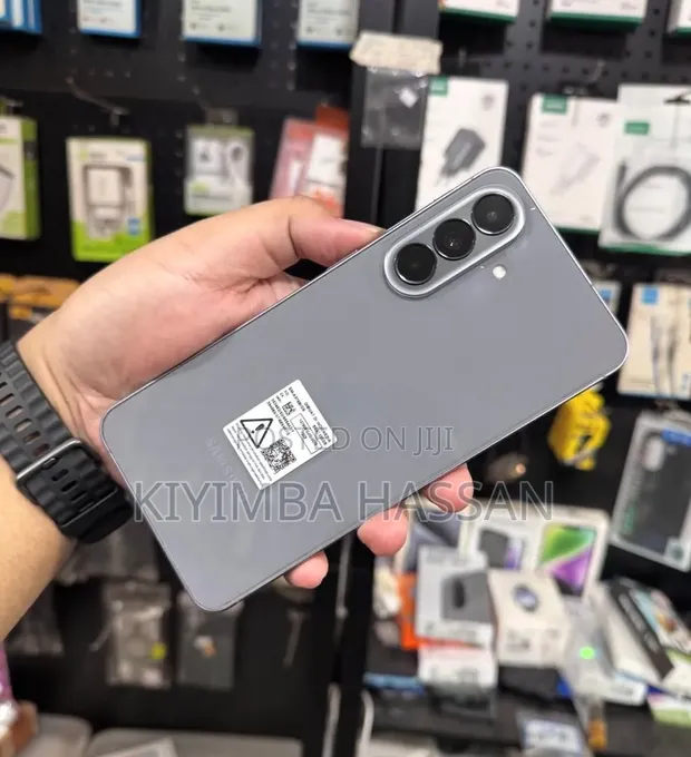 New Samsung Galaxy A57 256GB Gray - 1
