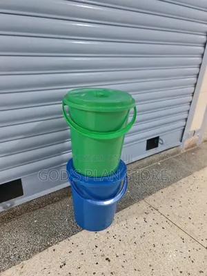 10 Litre Unbreakable Plastic Bucket with Lid