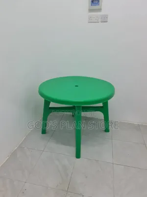 High Grade Plastic Round Table