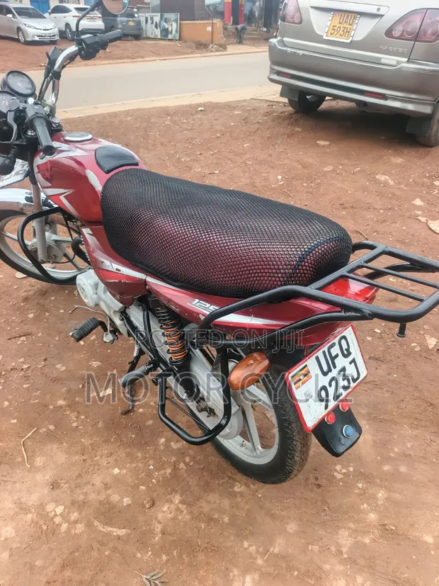 Bajaj CT 125X 2021 Red - 1