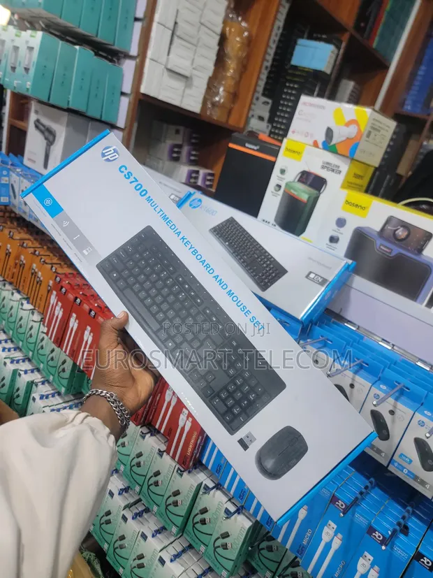 HP CS700 Wireless Multimedia Keyboard and Mouse Set - 1
