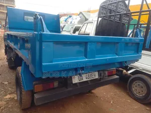 Mitsubishi Canter Tipper 33