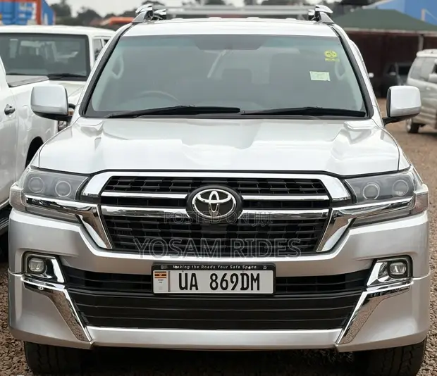 Toyota Land Cruiser 4.5 V8 TD GX-R 2011 Silver - 1