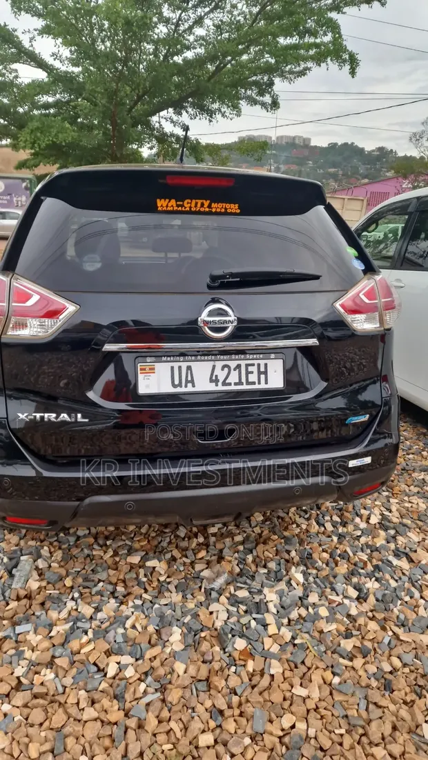 Nissan X-Trail 2.0 Petrol AWD 2015 Black - 1