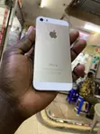 Apple iPhone SE (1st Gen) 32GB Gold - 2
