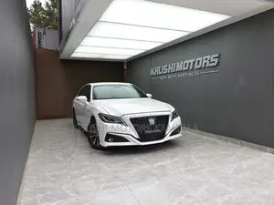 Toyota Crown 2018 - White