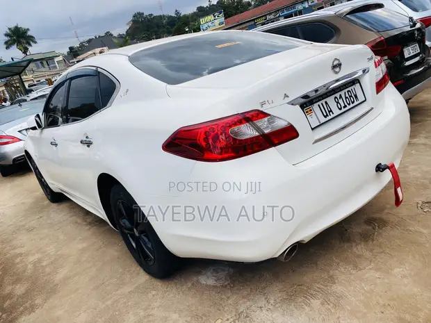Nissan Fuga 2012 - 1
