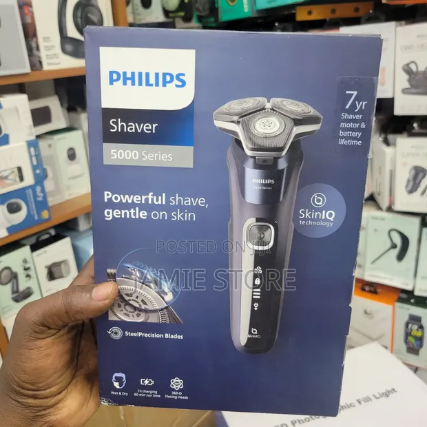 Philips Series 5000 Electric Shaver - 1