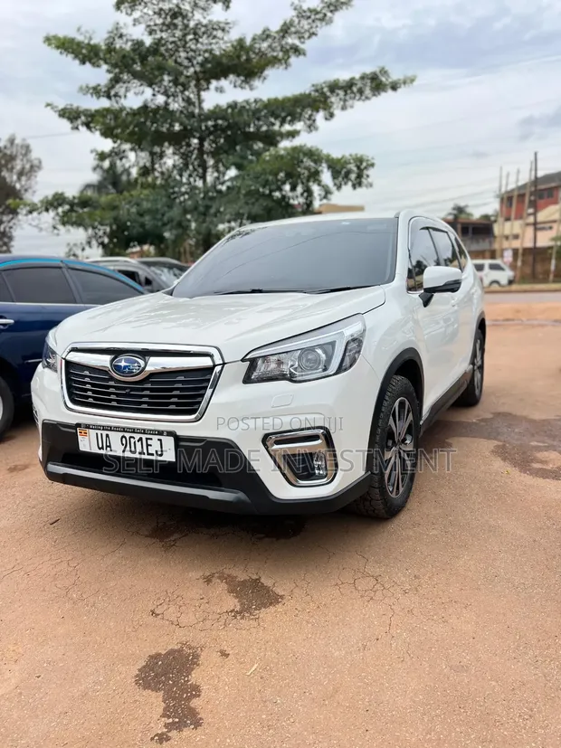 Subaru Forester 2018 White - 1