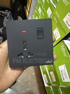 Single Socket - Black