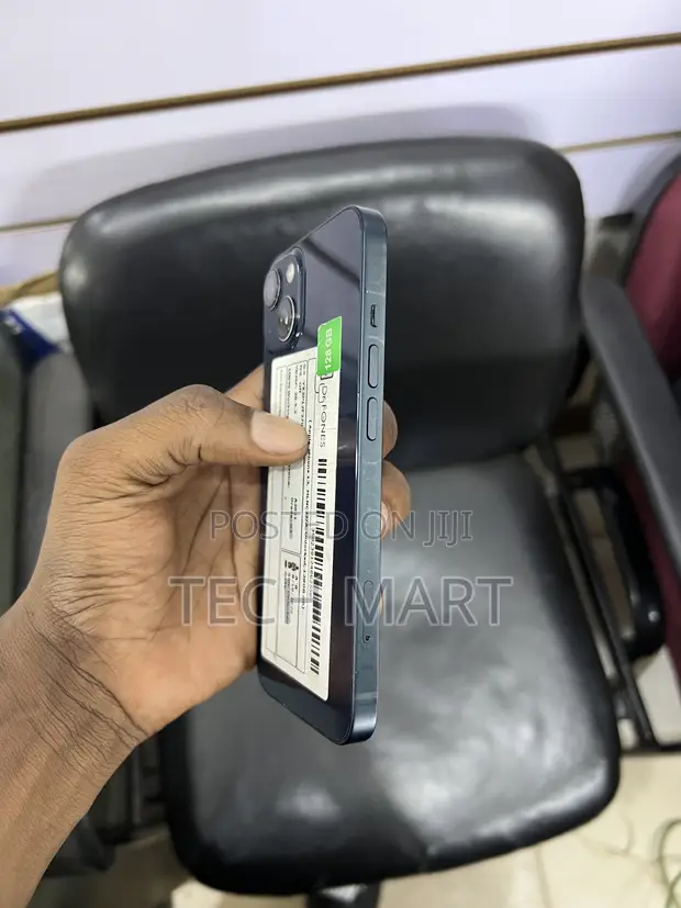 Apple iPhone 13 128GB Black - 1