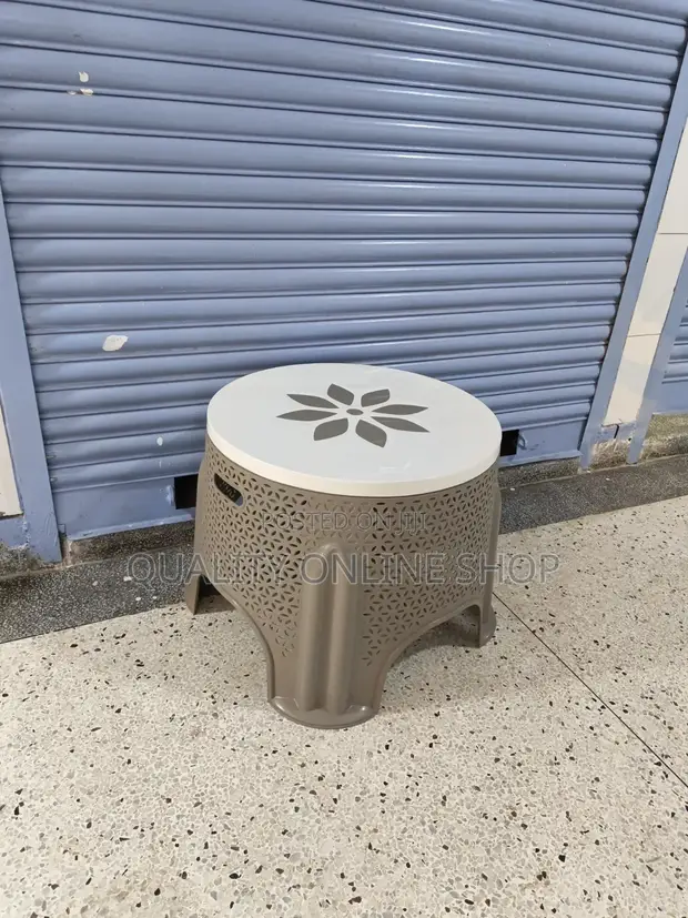 Centre Dining Plastic Table - 1