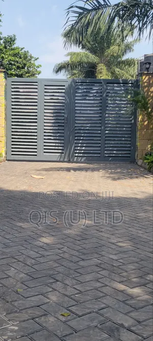 Contemporary Louver Gate - 90% View Obstruction