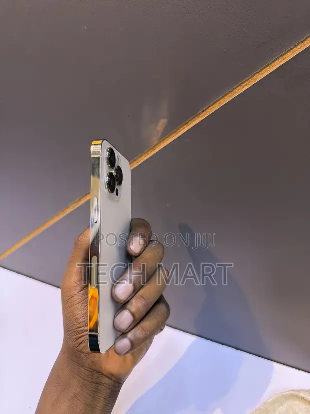 Apple iPhone 14 Pro 256GB Gold - 1