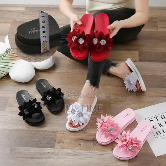 Designed Flowered Sandals - 1