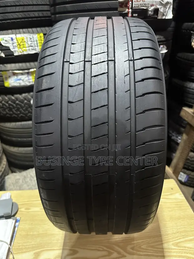 245/40R18 Highway Design Tires - Foreign Used - 1
