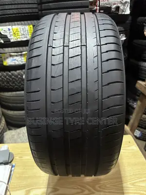 245/40R18 Highway Design Tires - Foreign Used