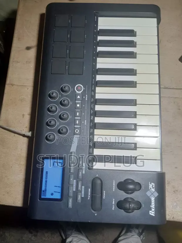 M-Audio Axiom 25 MIDI Keyboard Controller - 1