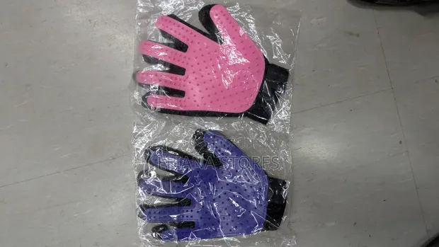 Pet Grooming & Deshedding Gloves - 1