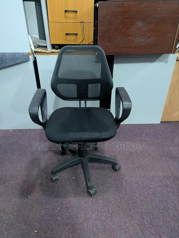 Second Hand Simple Adjustable Chair - 1