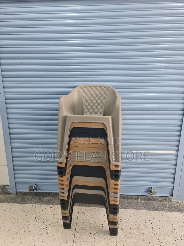 1pc Dust Less Plastic Chairs - 1
