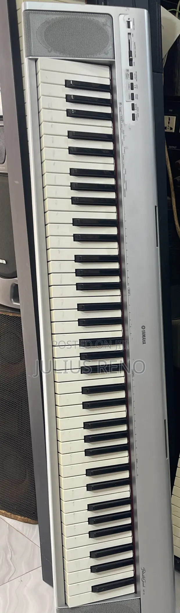 Yamaha Portable Grand NP-30 - 1