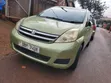 Toyota ISIS 2008 Gold - 2