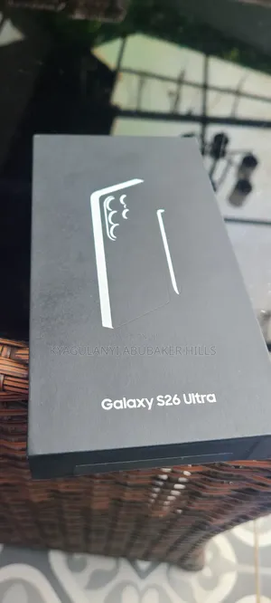 New Samsung Galaxy S26 Ultra 5G 1TB Gold