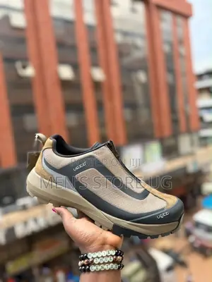 UQXX Brand Zippered Outdoor Sneakers