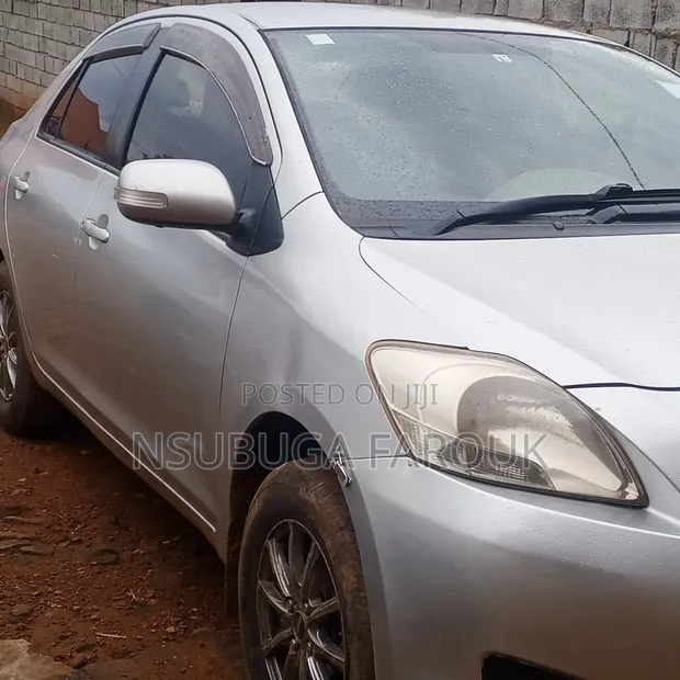 Toyota Belta 2008 Silver - 1