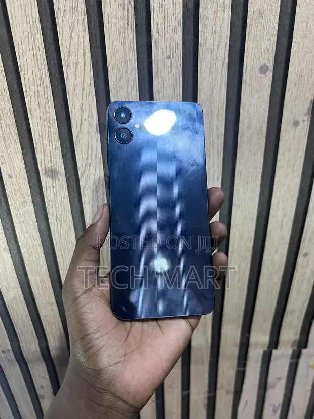 Samsung Galaxy A06 128GB Blue - 1