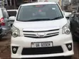 Toyota Noah 2010 White - 2