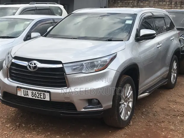 Toyota Kluger 2012 Silver - 1
