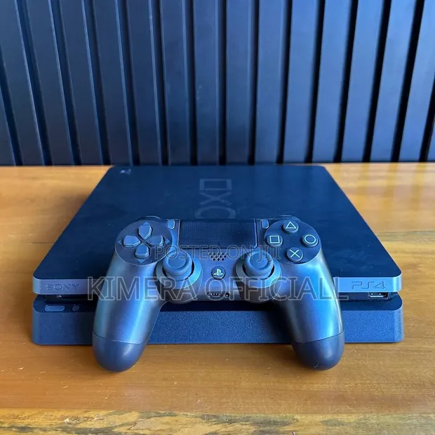 PlayStation 4 Slim - 100% Original, Unchipped - 1