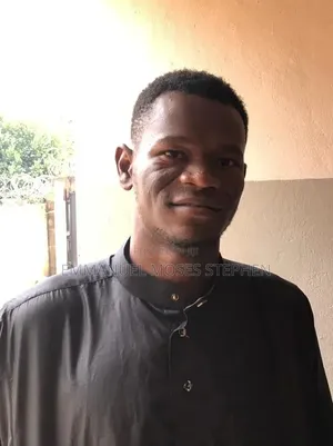 Emmanuel Moses Abdalla - Business Administration Student Seeking Opportunities