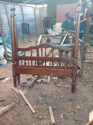 Used 4x6ft Bed for Sale in Kirinya