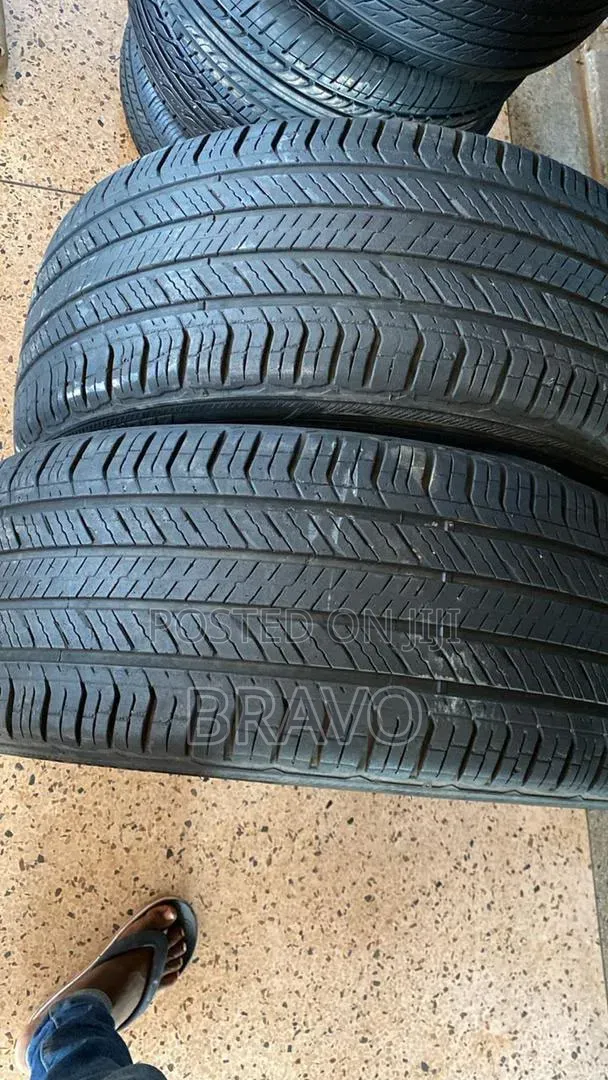 275/40R22 Tyres in Good Condition - 1