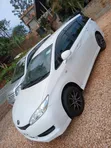Toyota Wish 2011 White - 3