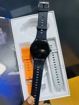 Brand New Round Smart Watch Connects to Phone