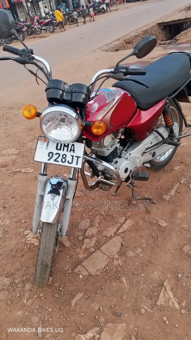 Bajaj Boxer 100 2025 Red - 1